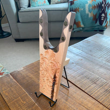 Load image into Gallery viewer, BOOT JACK: FLORAL